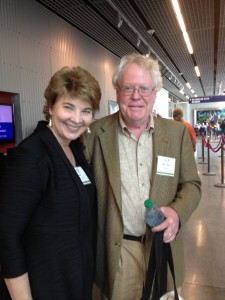 Joan Collins and speaker Paul Reid enjoy a break in the lobby